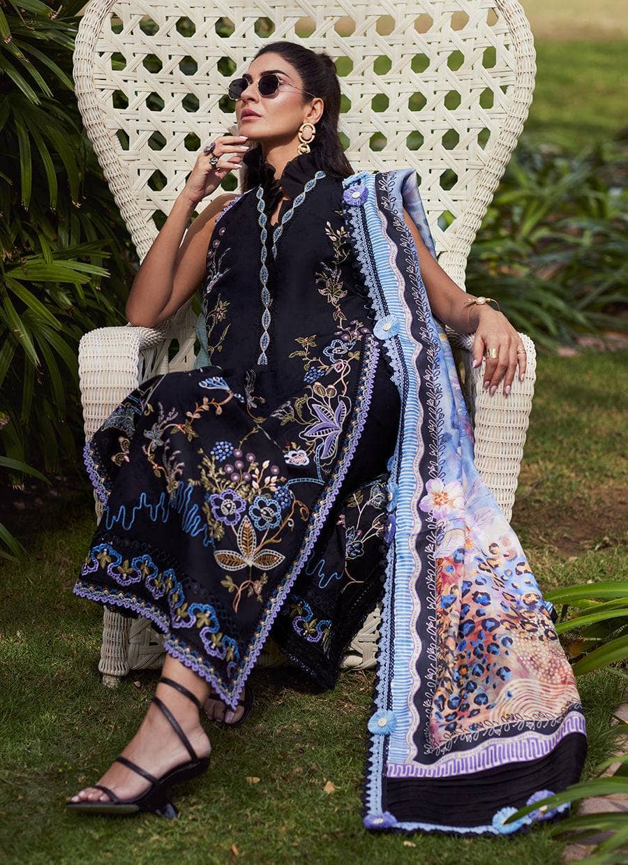 img_farah_talib_aziz_lawn_awwal_boutique