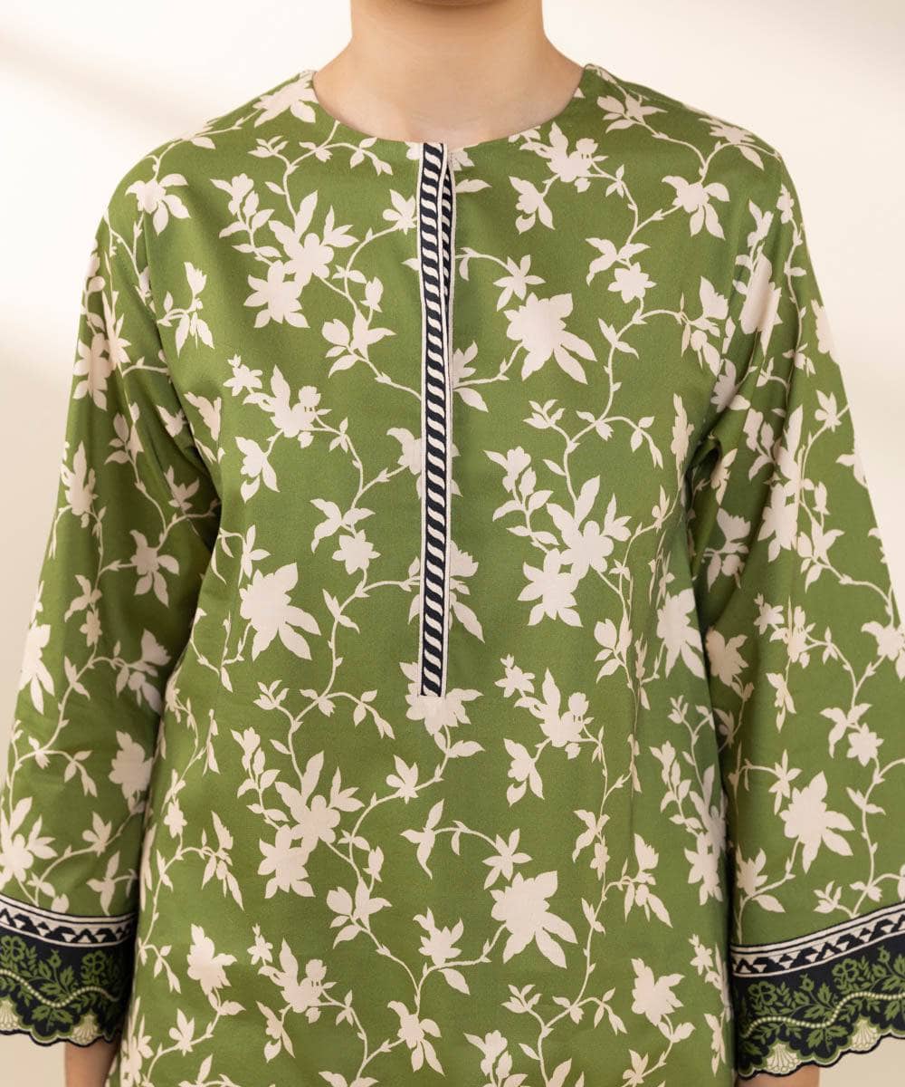 img_sapphire_intermix_awwal_boutique