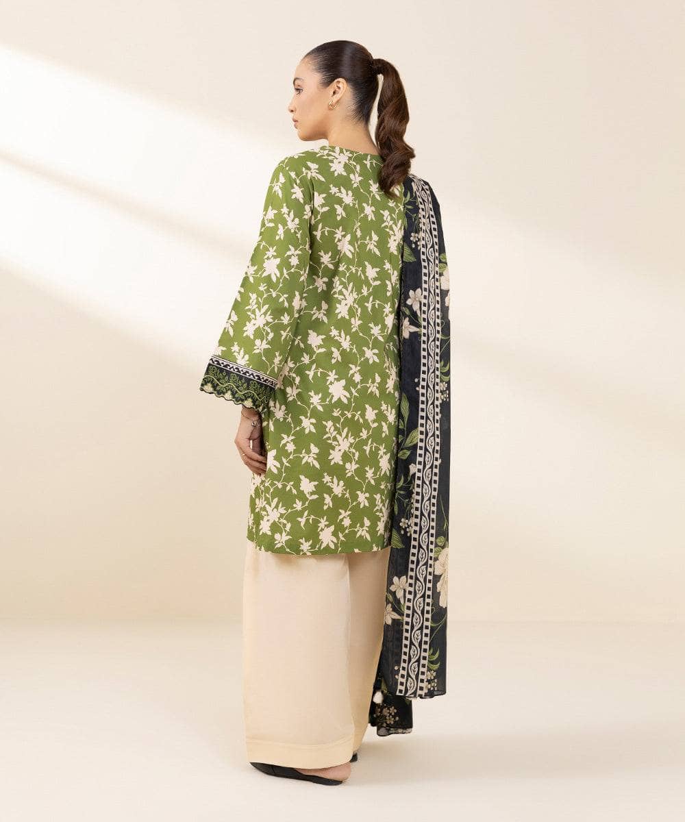 img_sapphire_intermix_awwal_boutique