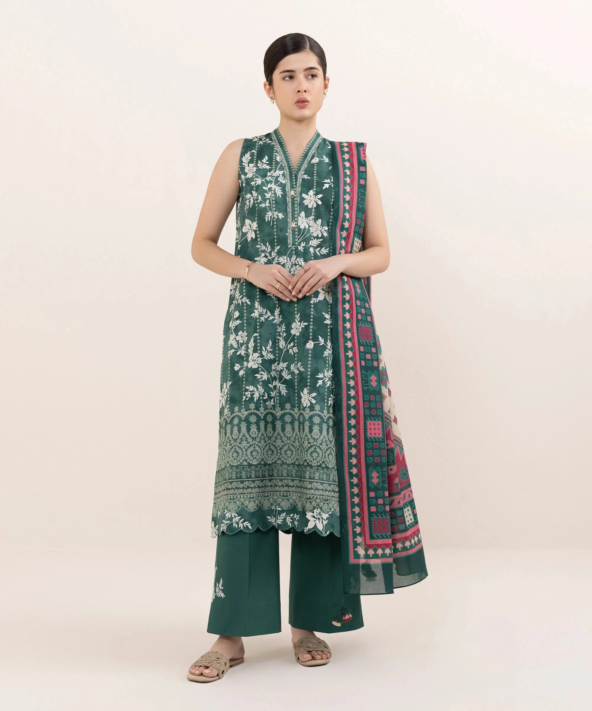 img_sapphire_intermix_awwal_boutique