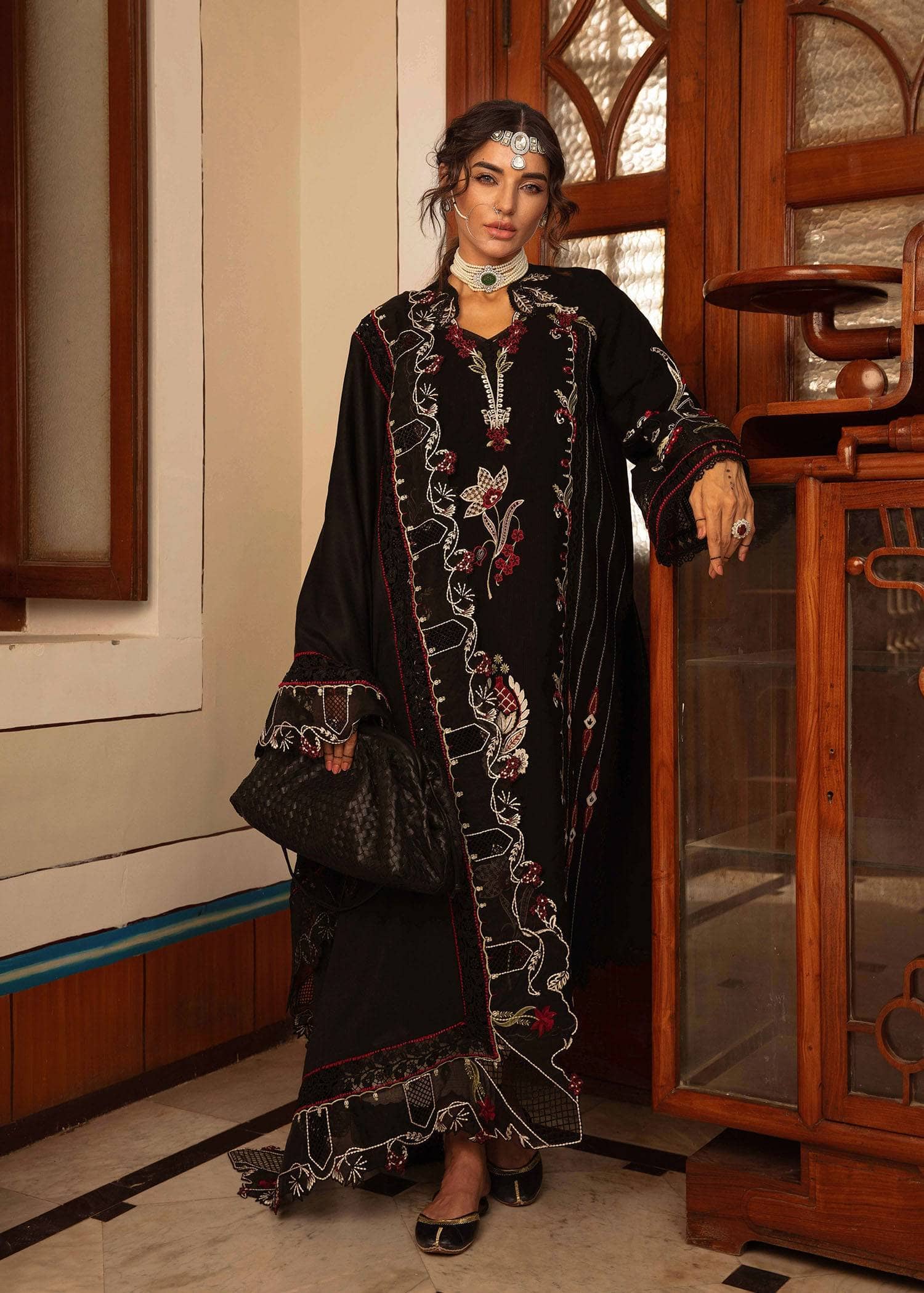 img_crimson_winter_24_awwal_boutique