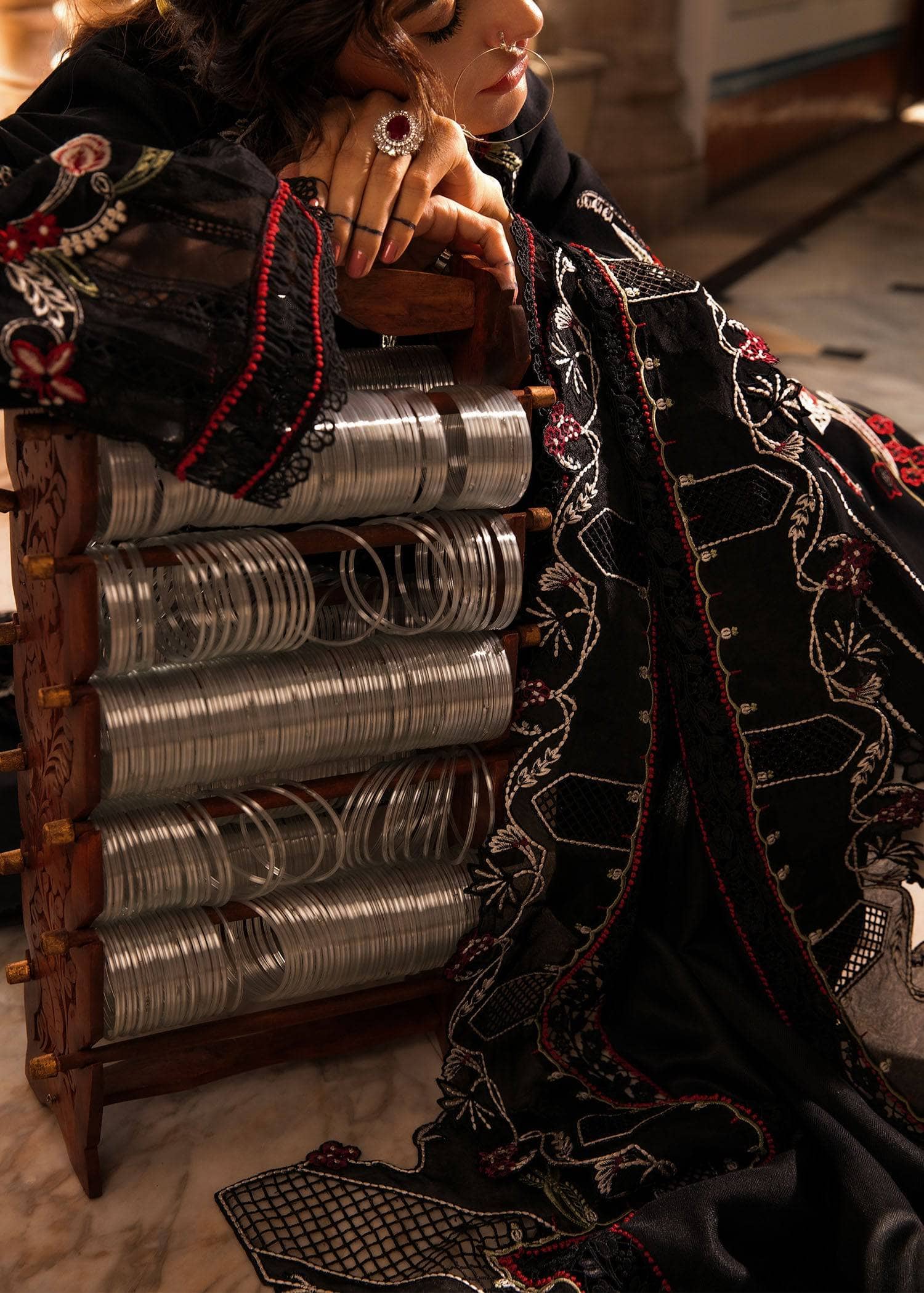 img_crimson_winter_24_awwal_boutique