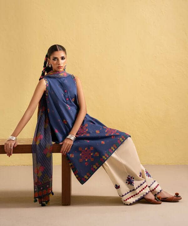 Sapphire Intermix 25/Vol 2/Embroidered Lawn Suit/Blue