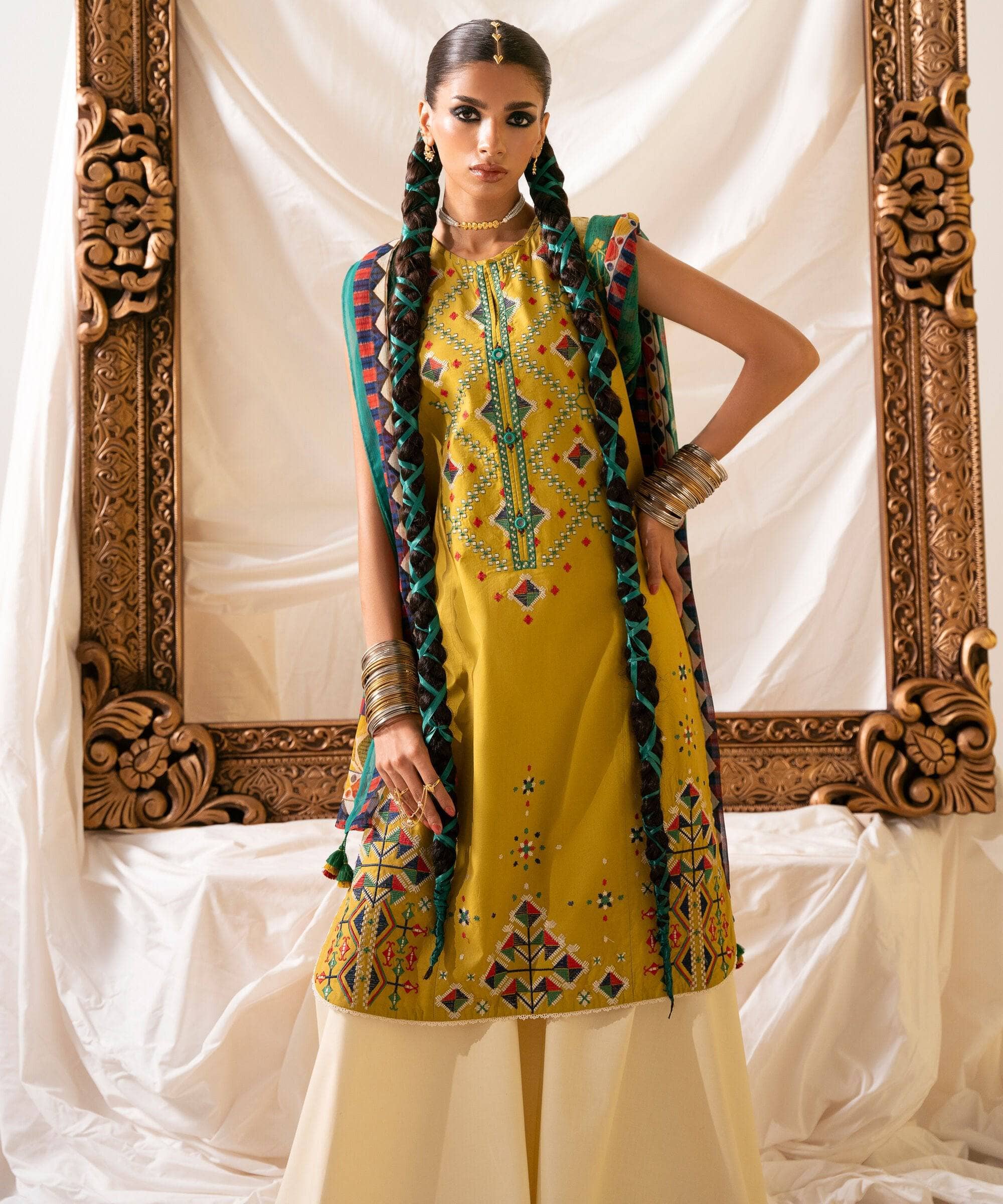 img_Sapphire_lawn_intermix_awwal_boutique