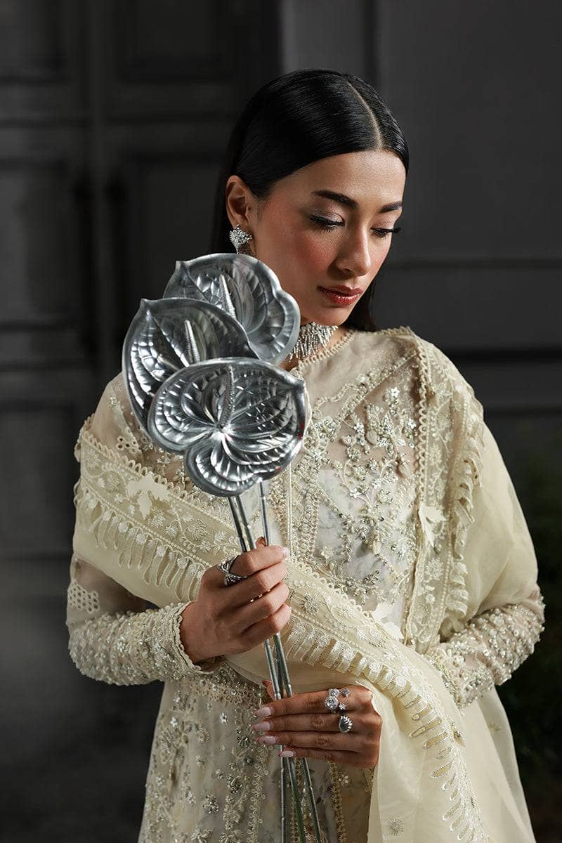 img_qalamkar_luxury_formals_awwal_boutique