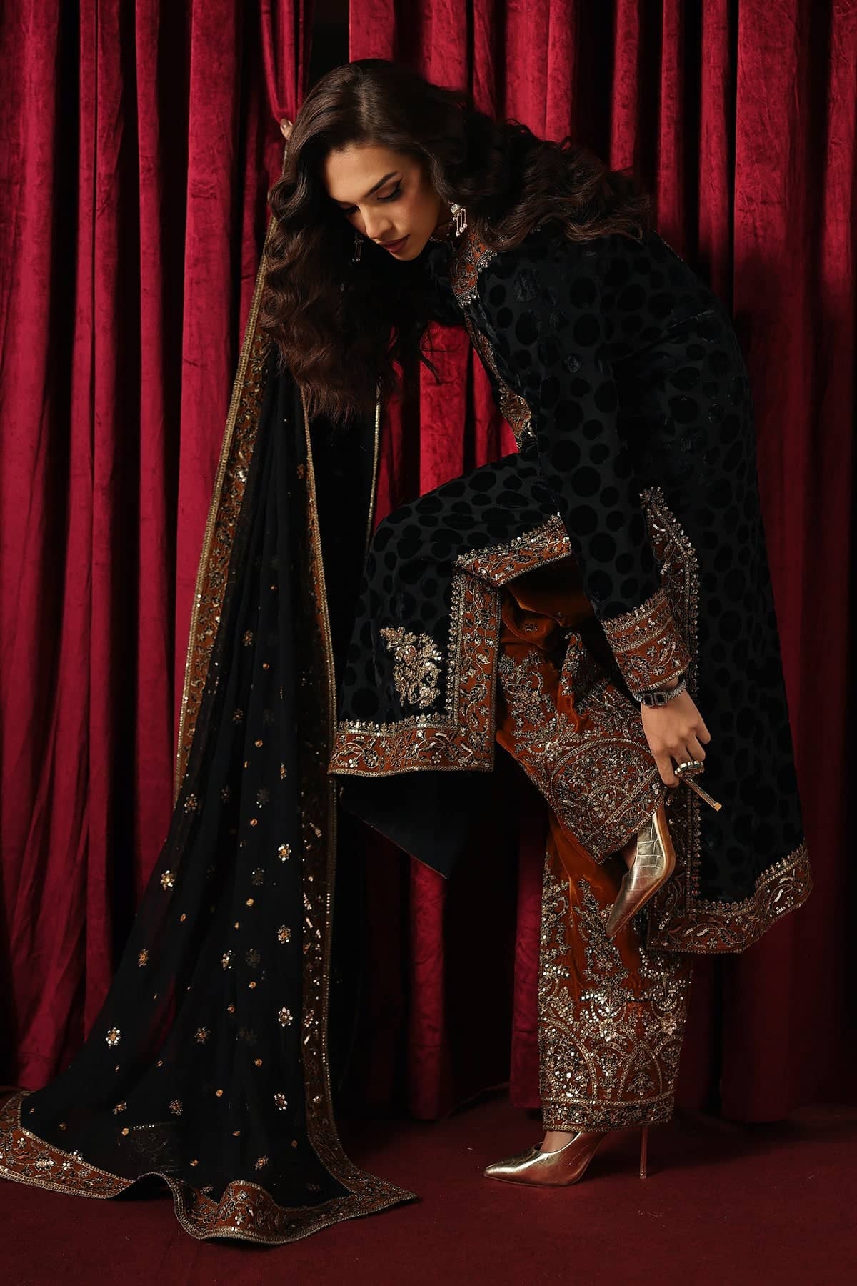 img_charizma_signora_velvet_awwal_boutique