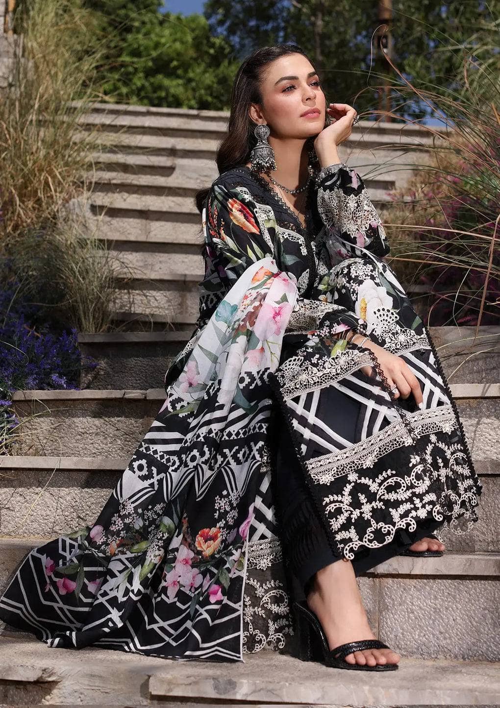 img_elaf_chikankari_awwal_boutique