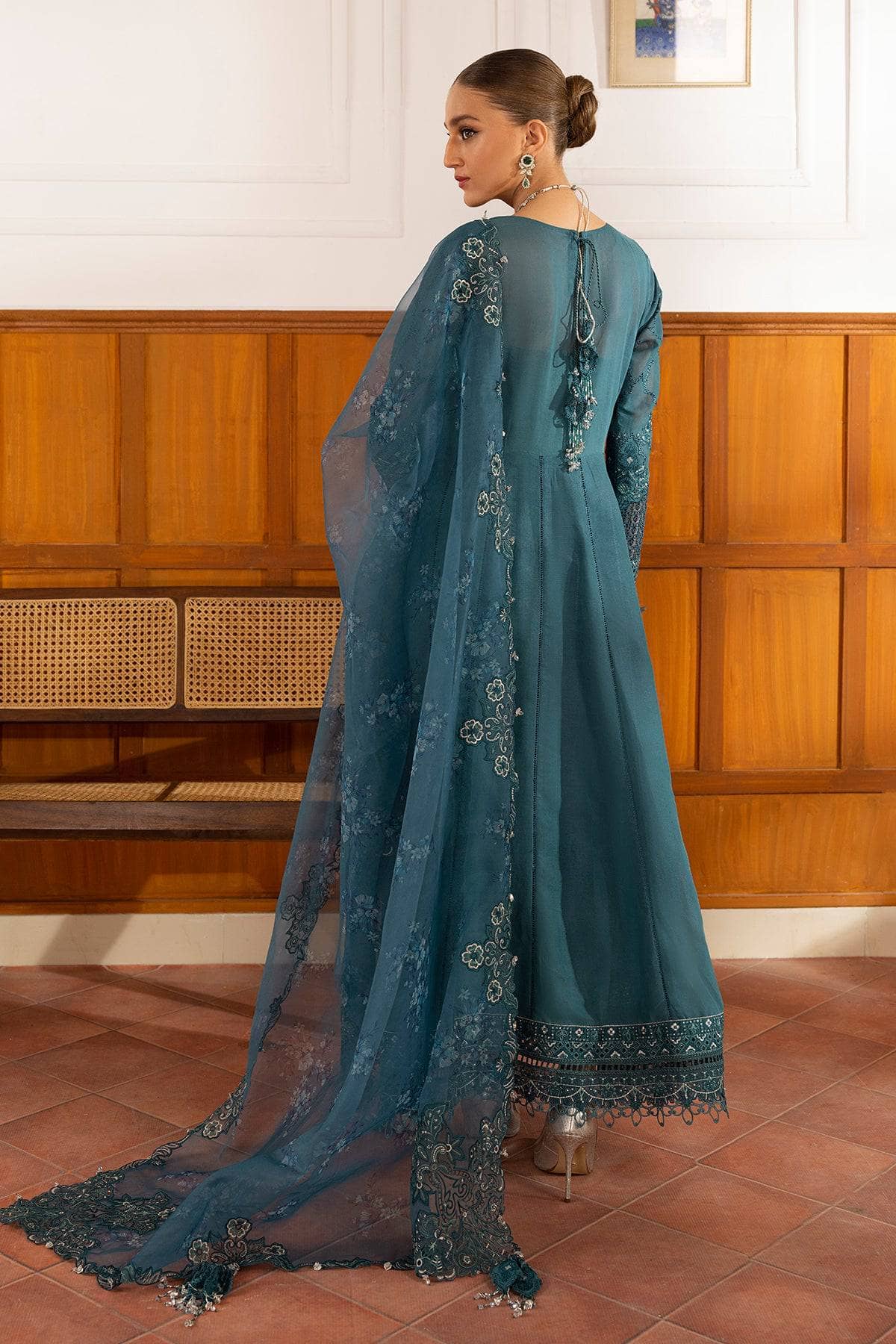 img_baroque_swiss_voil_awwal_boutique