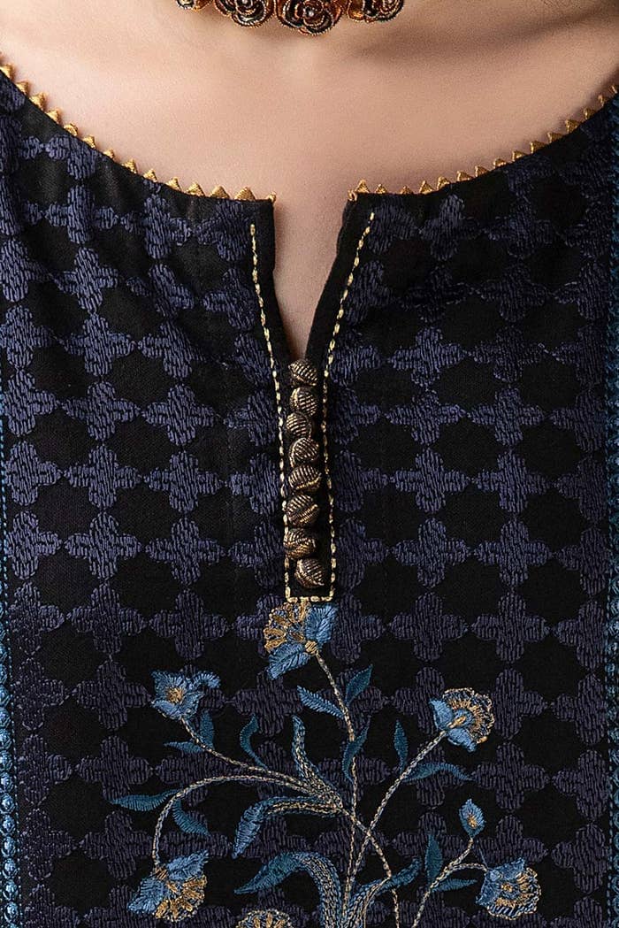 Gul Ahmed Winter 24 Vol 2/Pashmina/AP42024