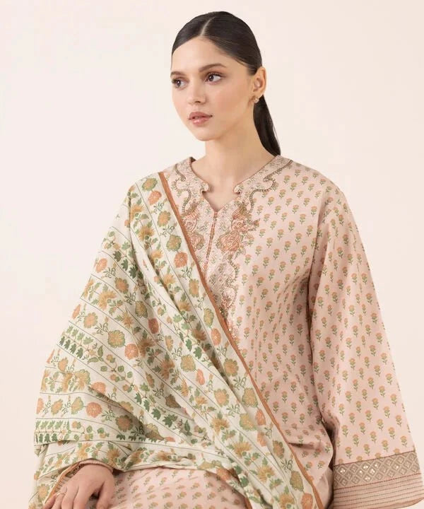 img_sapphire_intermix_lawn_awwal_boutiue