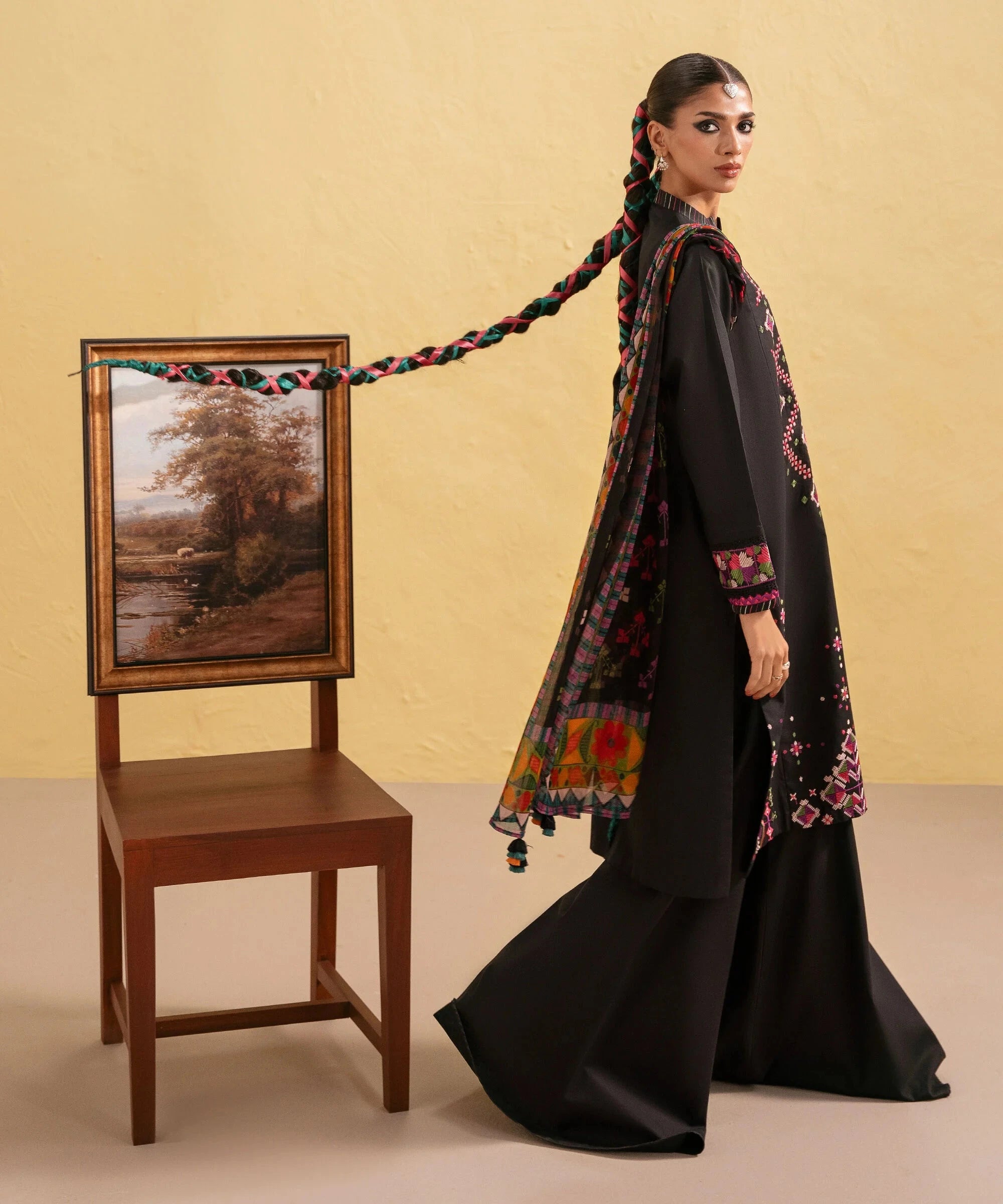 Restocked/Sapphire Intermix 25/Vol 2/Embroideried Cotton Suit/Black