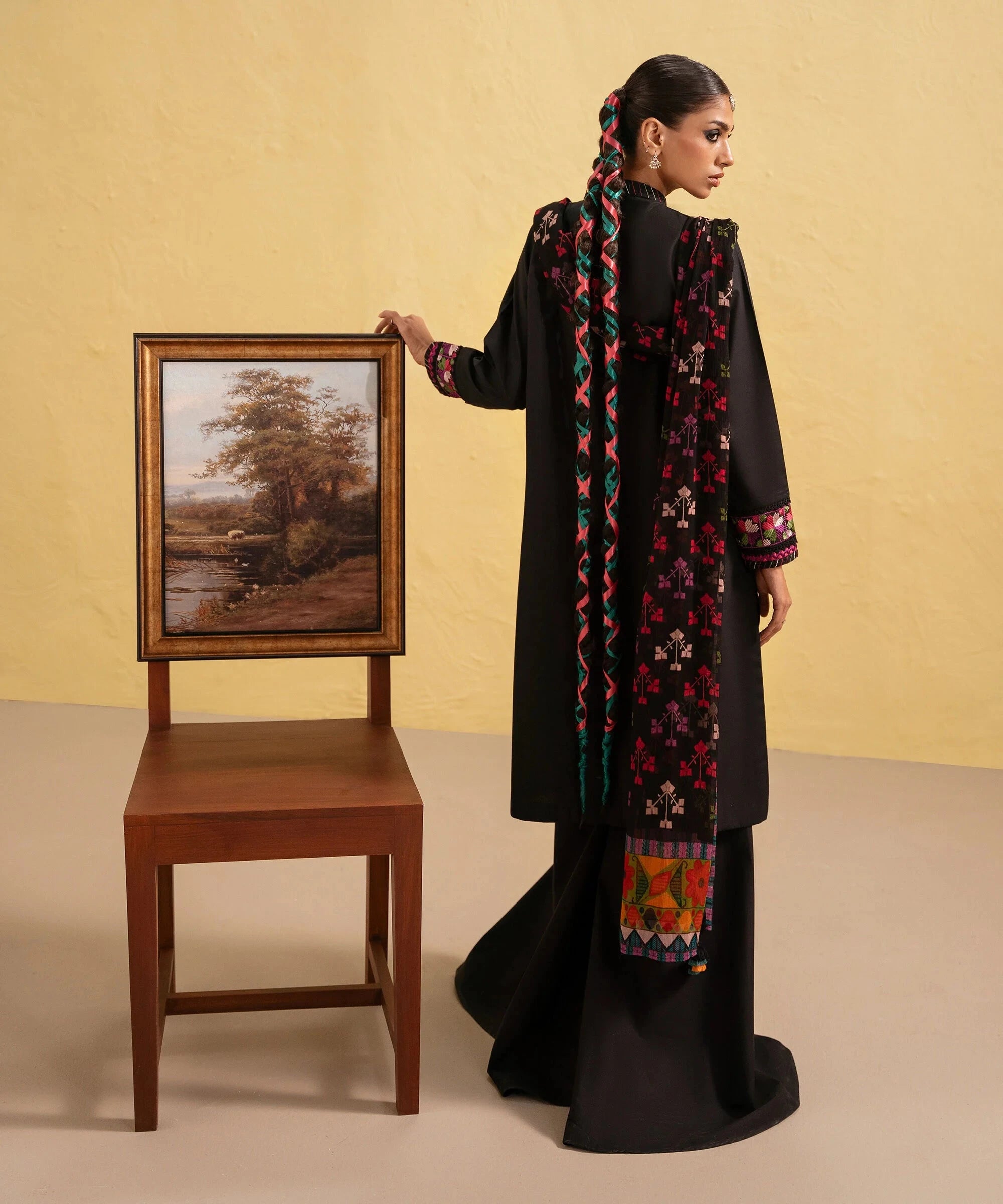 Restocked/Sapphire Intermix 25/Vol 2/Embroideried Cotton Suit/Black