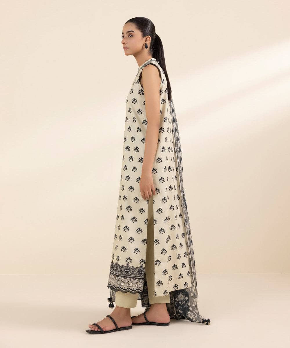 img_sapphire_lawn_24_awwal_boutique