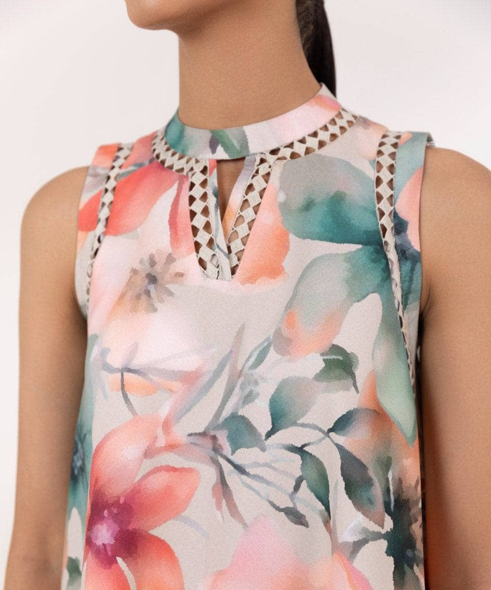 img_sapphire_intermix_awwal_boutique