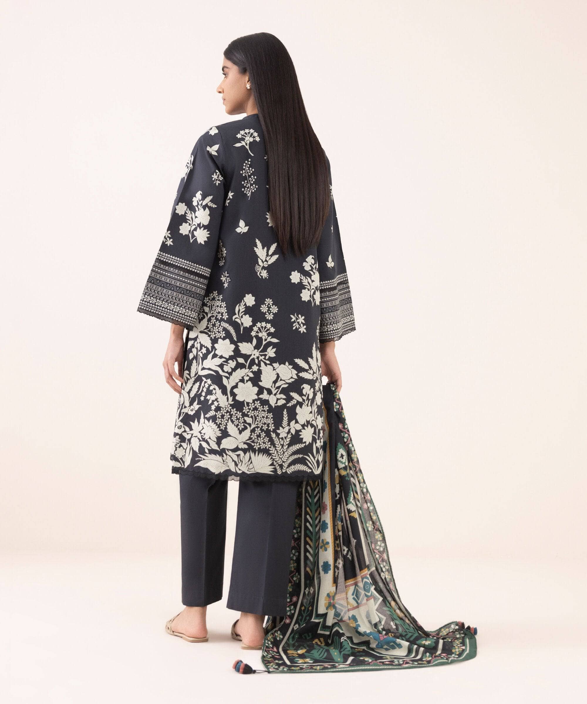 Sapphire Intermix 25/Vol 2/Printed Cotton Suit/Black Off White