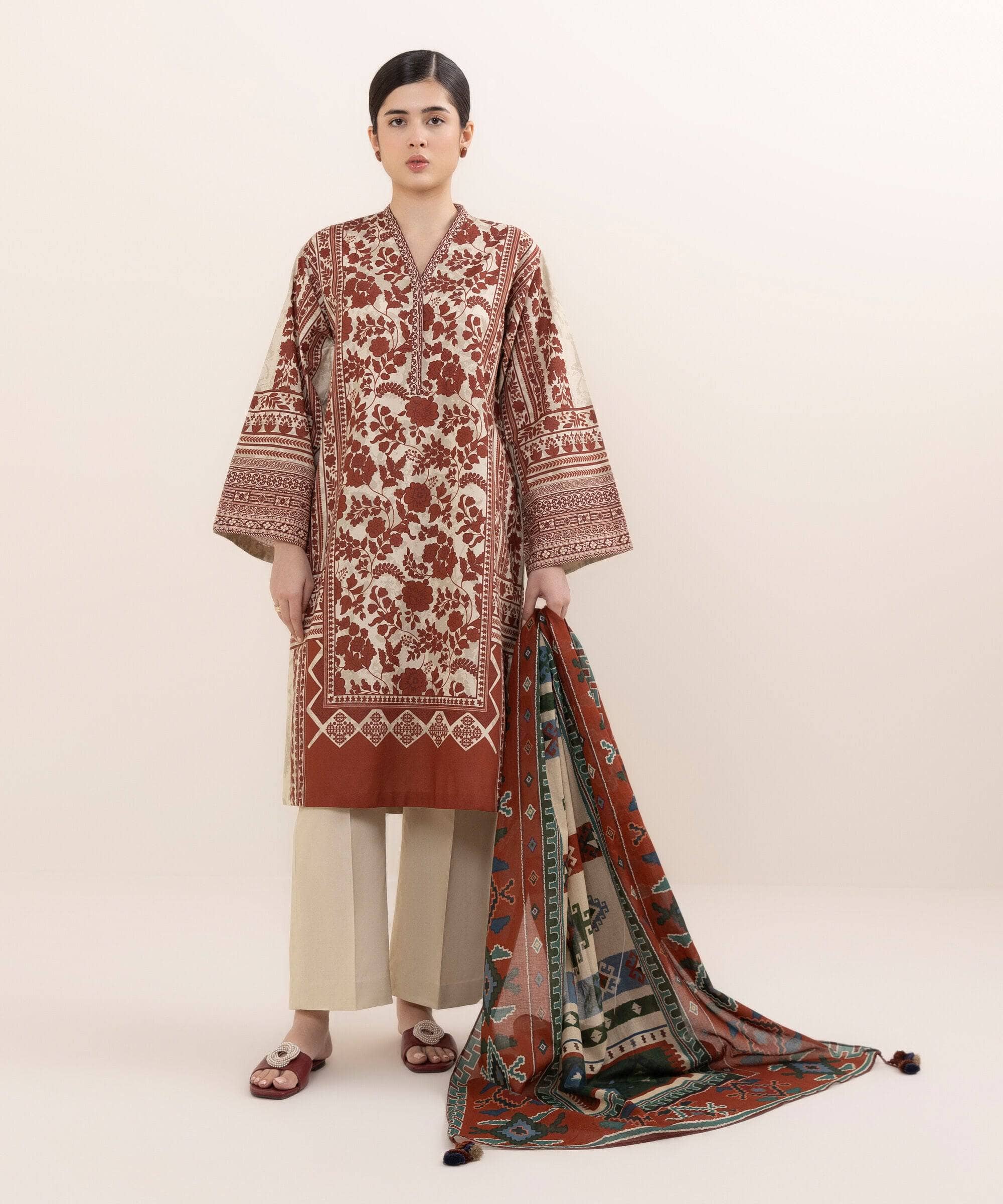 img_sapphire_intermix_awwal_boutique