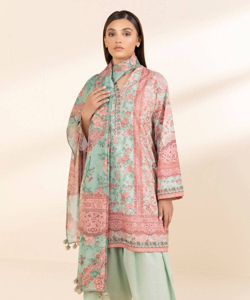 img_sapphire_intermix_awwal_boutique