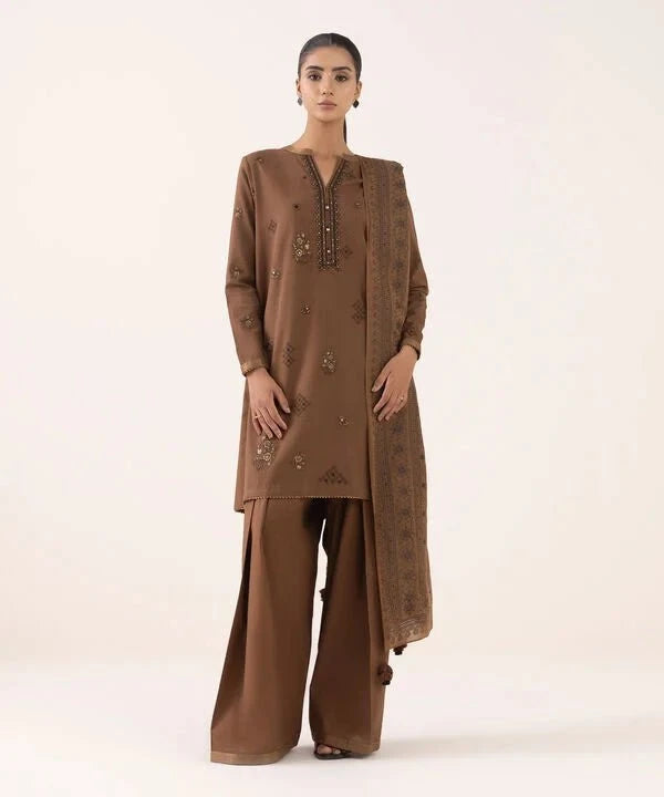 img_sapphire_intermix_awwal_boutique