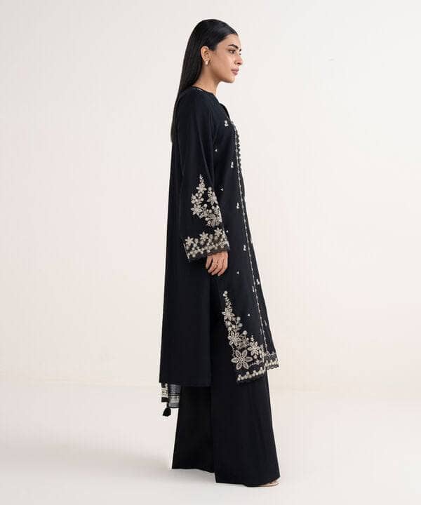 Restocked/Sapphire Winter Essentials/Embroideried Linen Suit/U3PE-SG25V7-1/Black