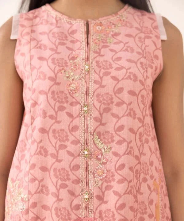 img_sapphire_intermix_lawn_awwal_boutiue