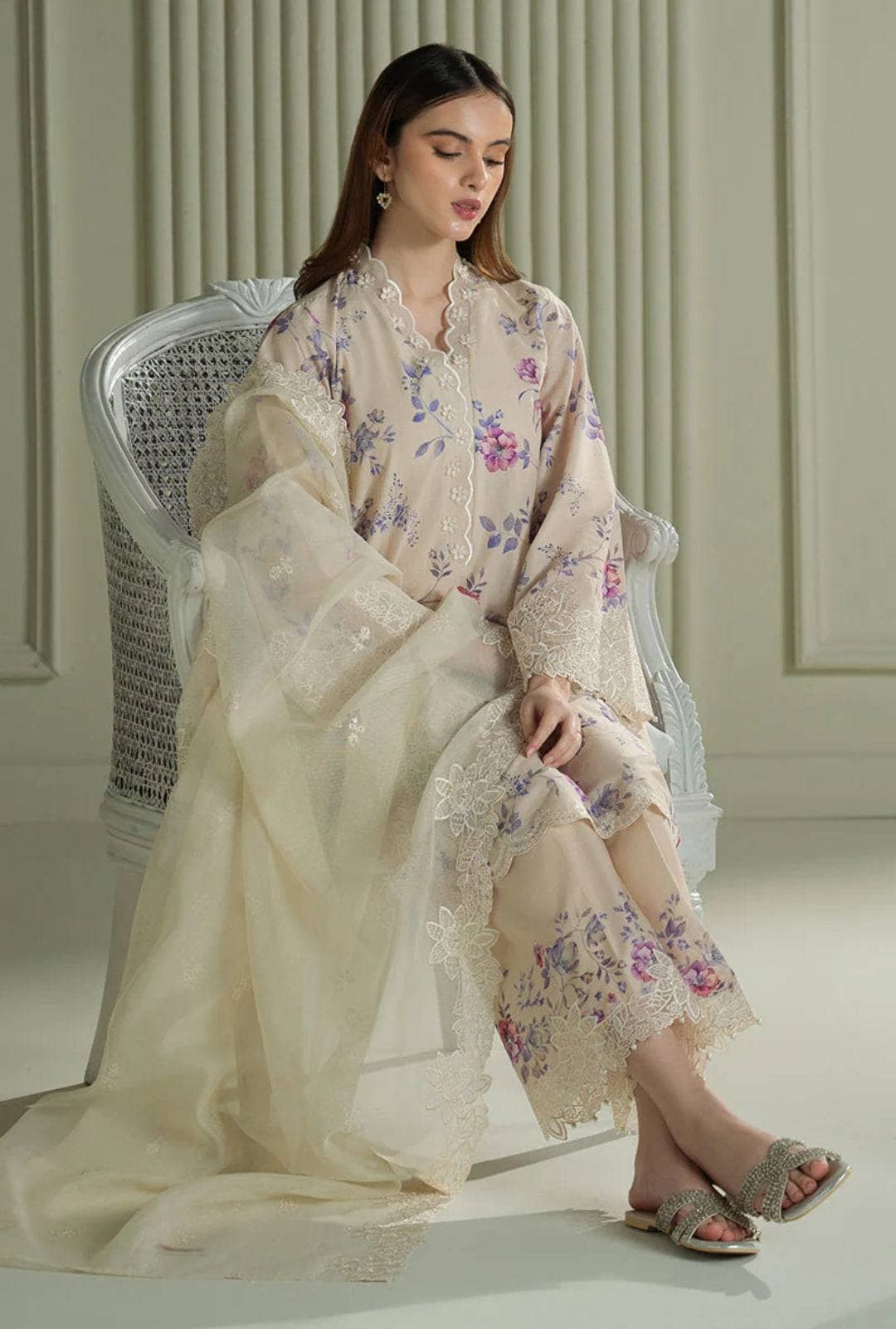 img_cross_stitch_mahiri_awwal_boutique