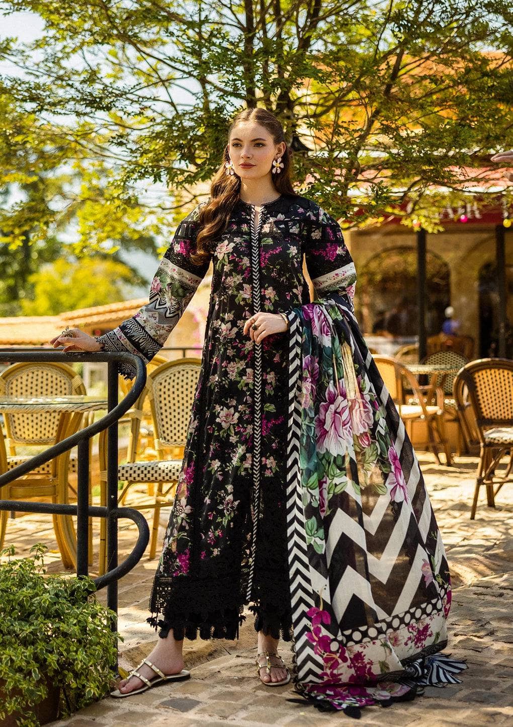 img_elaf_chikankari_awwal_boutique