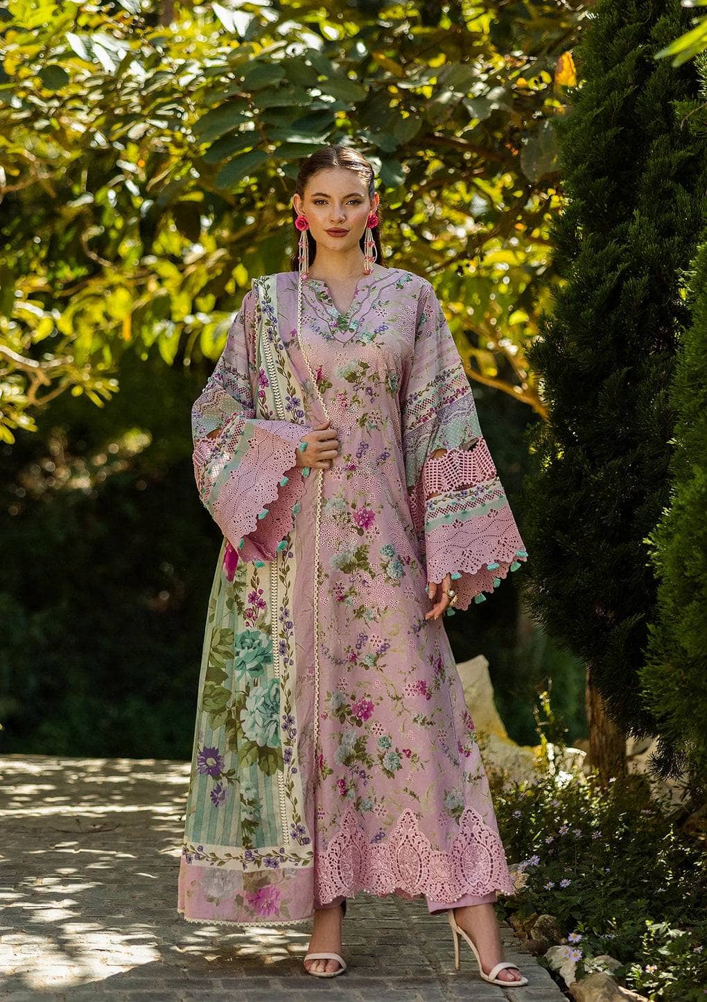 img_elaf_chikankari_awwal_boutique