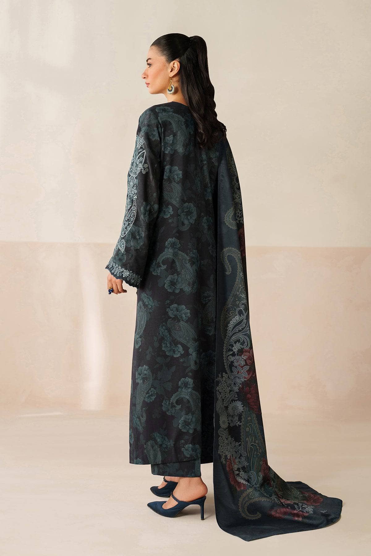 Baroque Exclusive Winter Fall Collection/EMBROIDERED VISCOSE SILK UF-4280