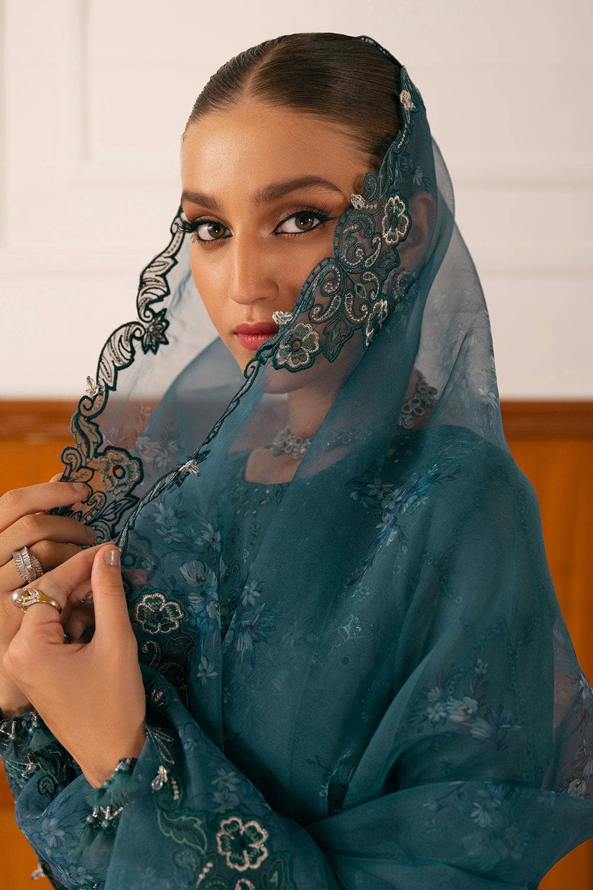 img_baroque_swiss_voil_awwal_boutique