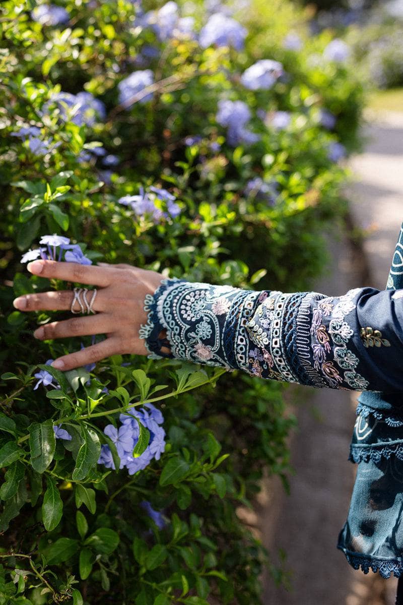 img_qalamkar_q_line_linen_awwal_boutique