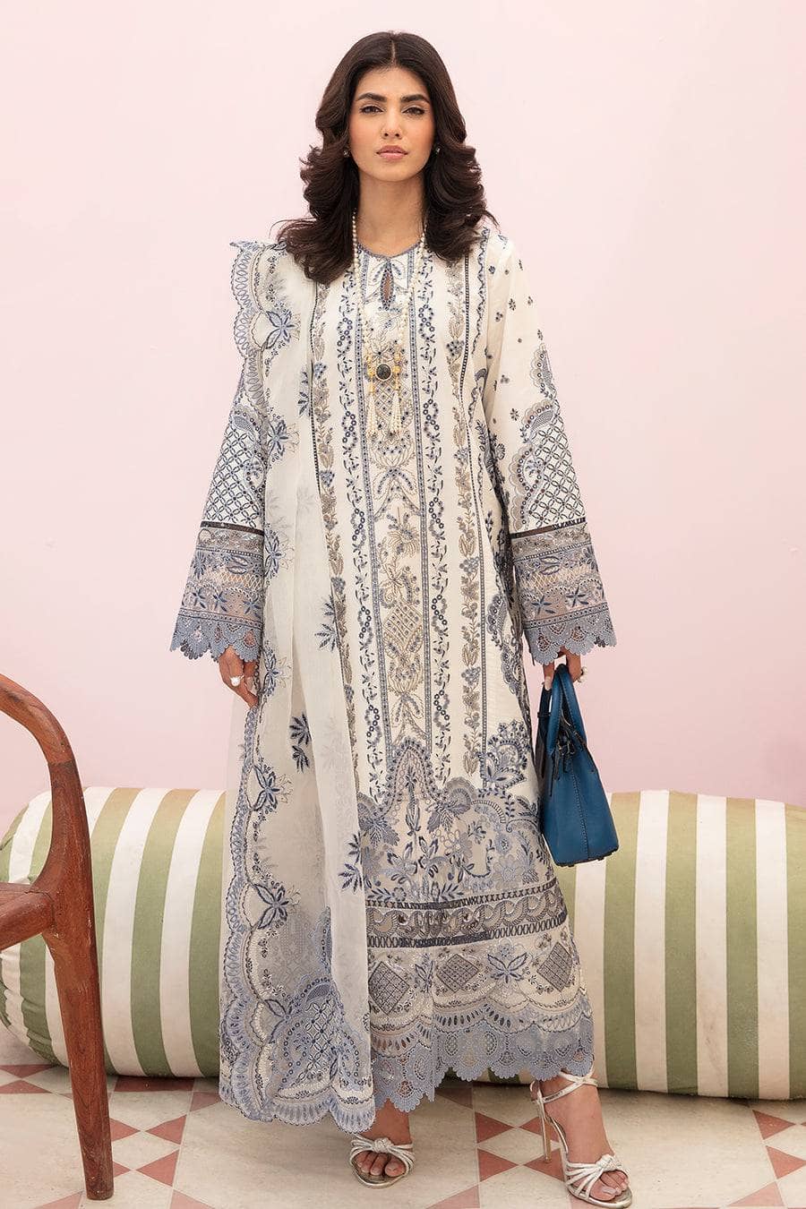 img_afrozeh_chikankari_lawn_23_awwal_boutique