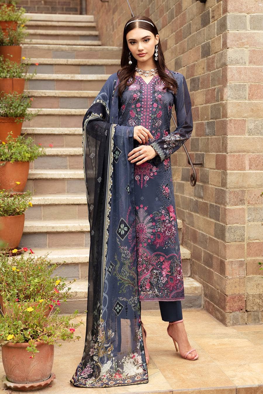 img_ramsha_lawn_awwal_boutique