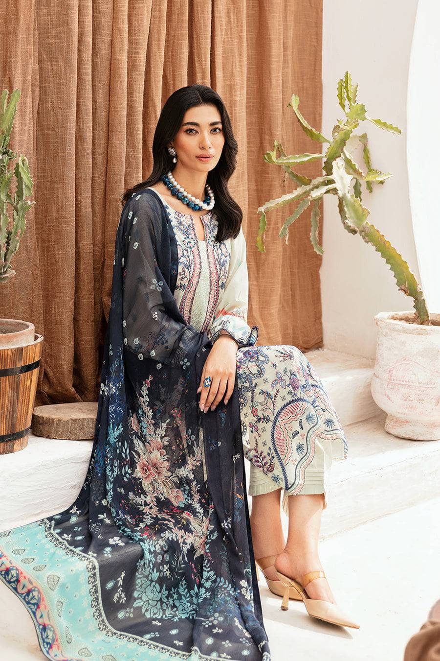 img_ramsha_lawn_vol_11_awwal_boutique