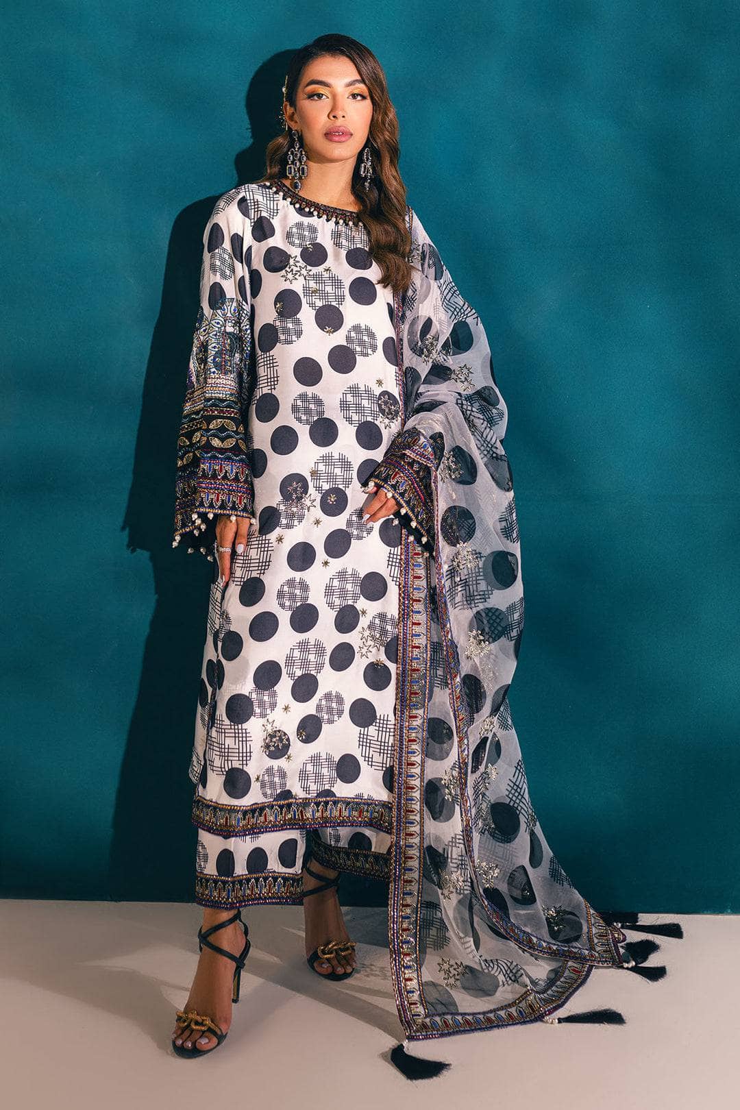 img_nureh_silk_awwal_boutique