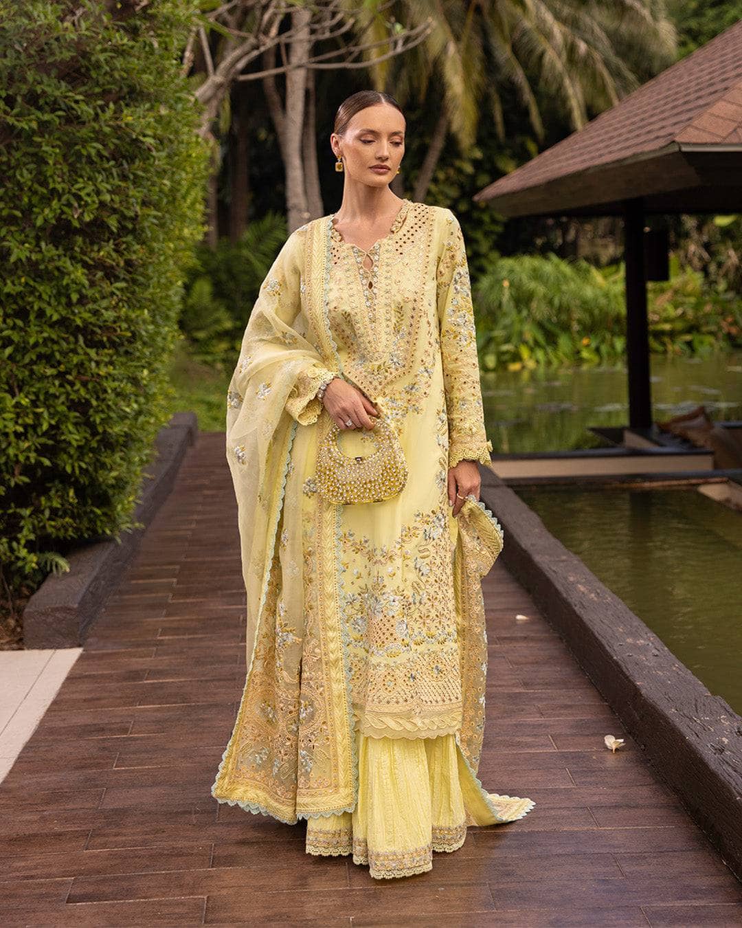 img_faiza_saqlain_lawn_tara_sutaria_awwal_boutique