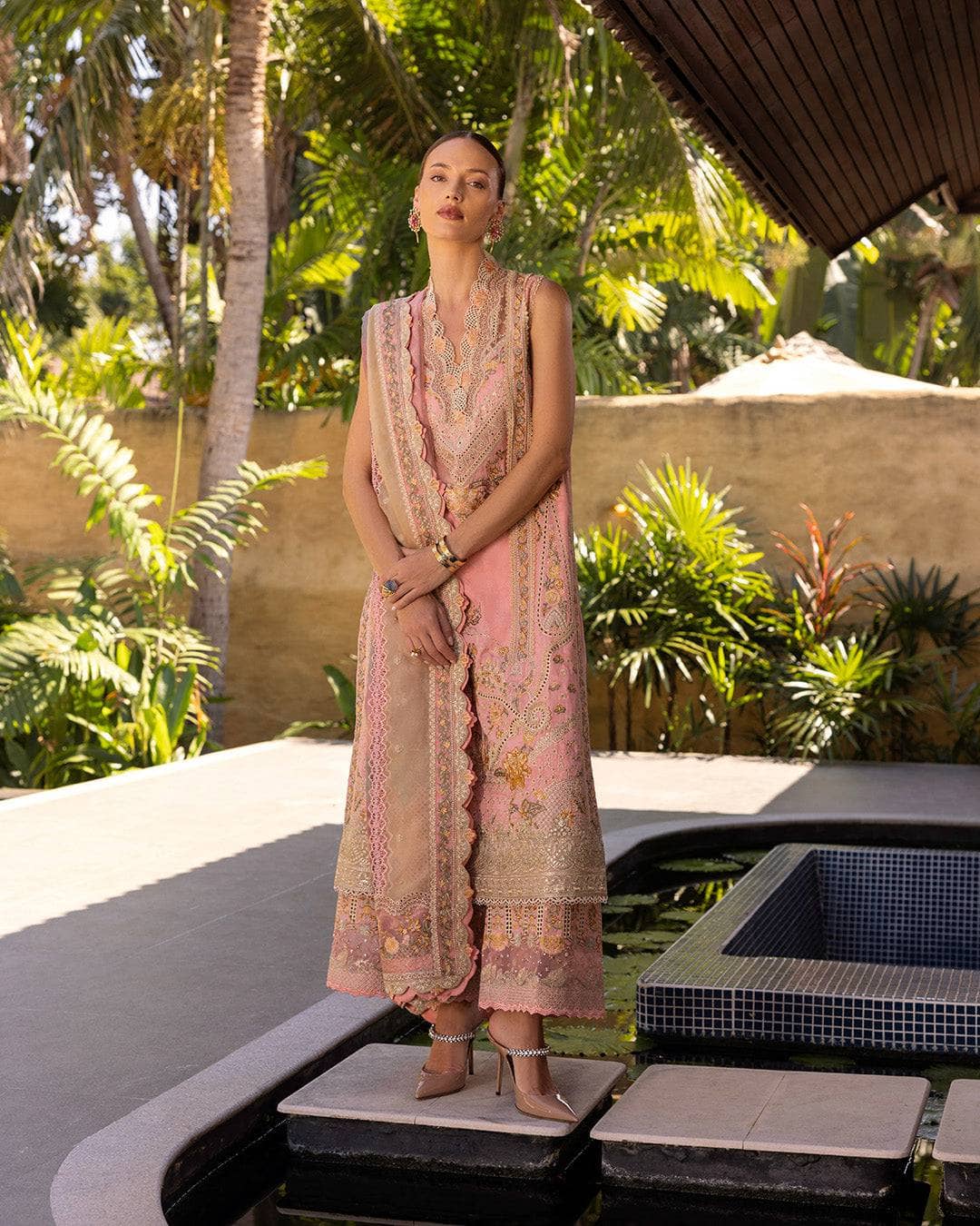 img_faiza_saqlain_lawn_tara_sutaria_awwal_boutique