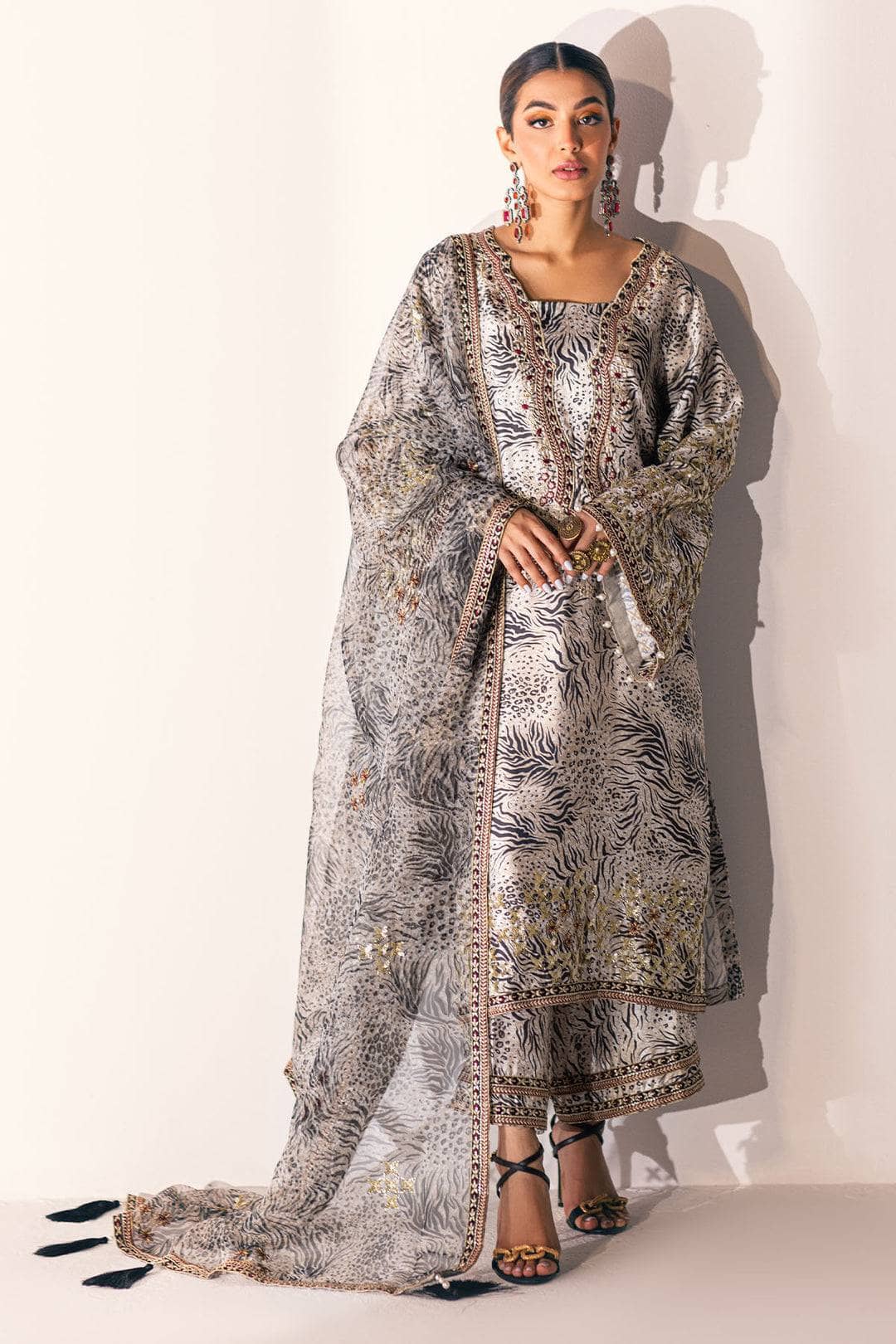 img_nureh_silk_awwal_boutique