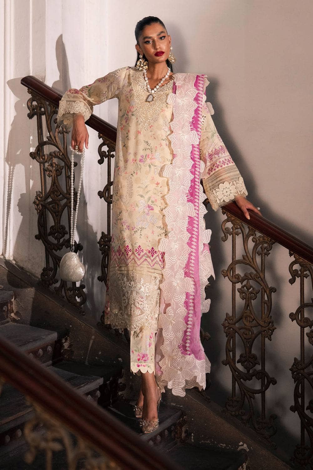 img_nureh_glam_girl_awwal_boutique