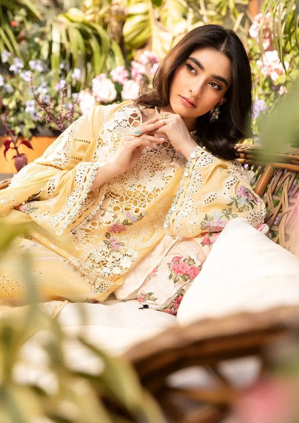 img_elaf_chikankari_lawn_awwal_boutique