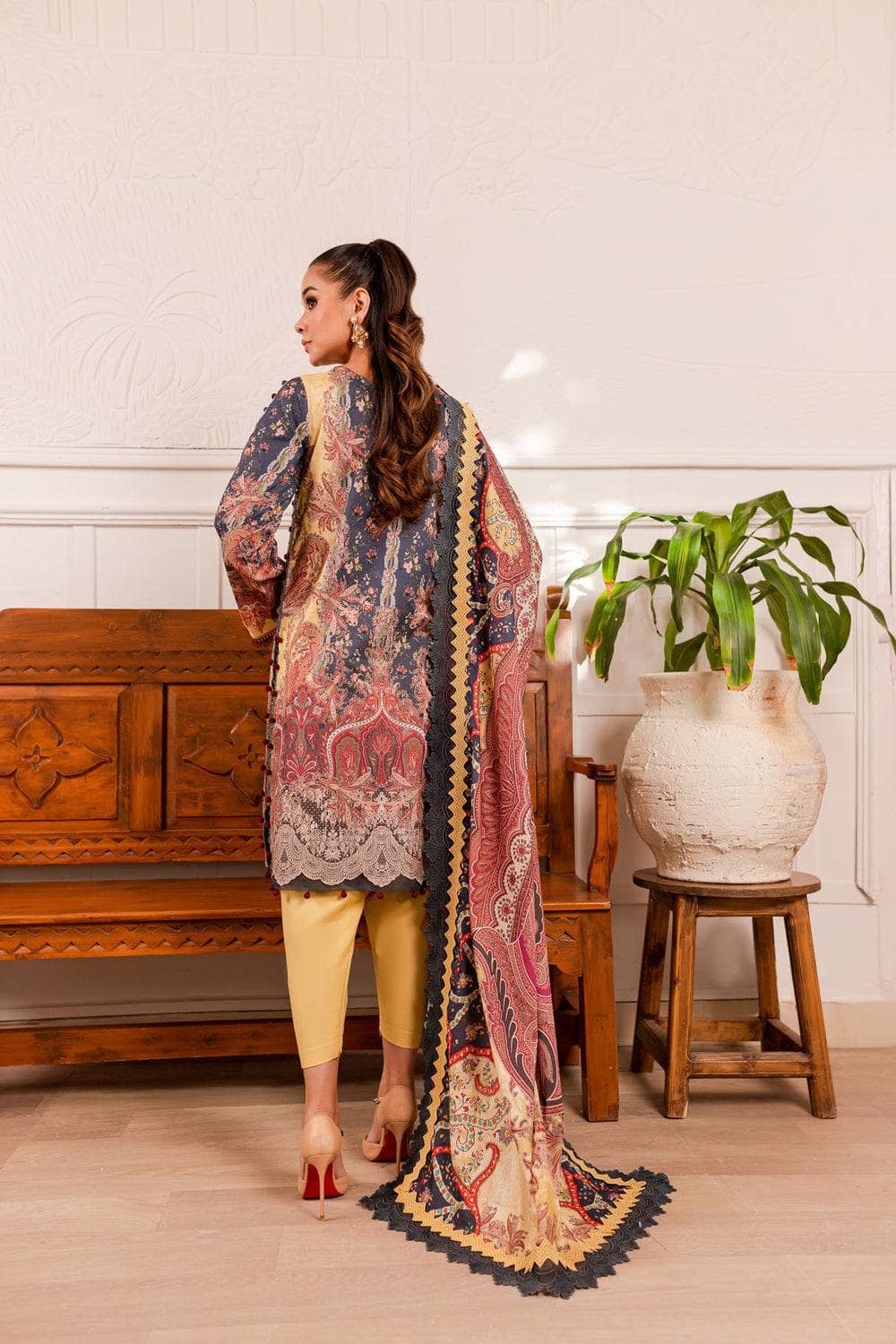 img_firdous_cambric_prints_awwal_boutique