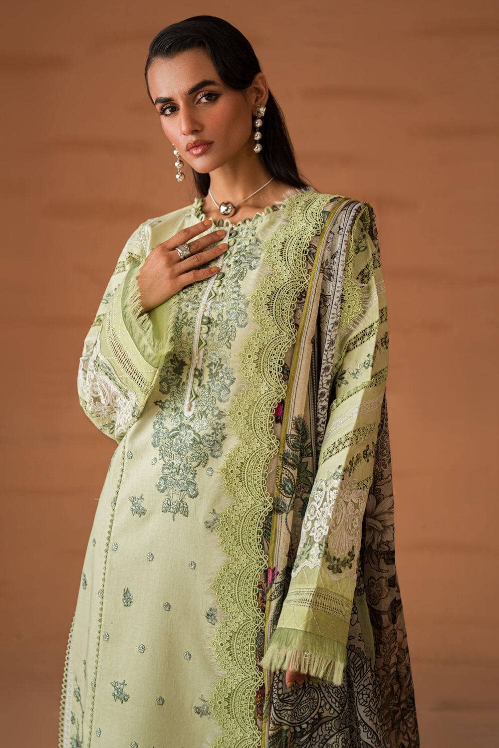 img_jade_premium_lawn_24_awwal_boutique