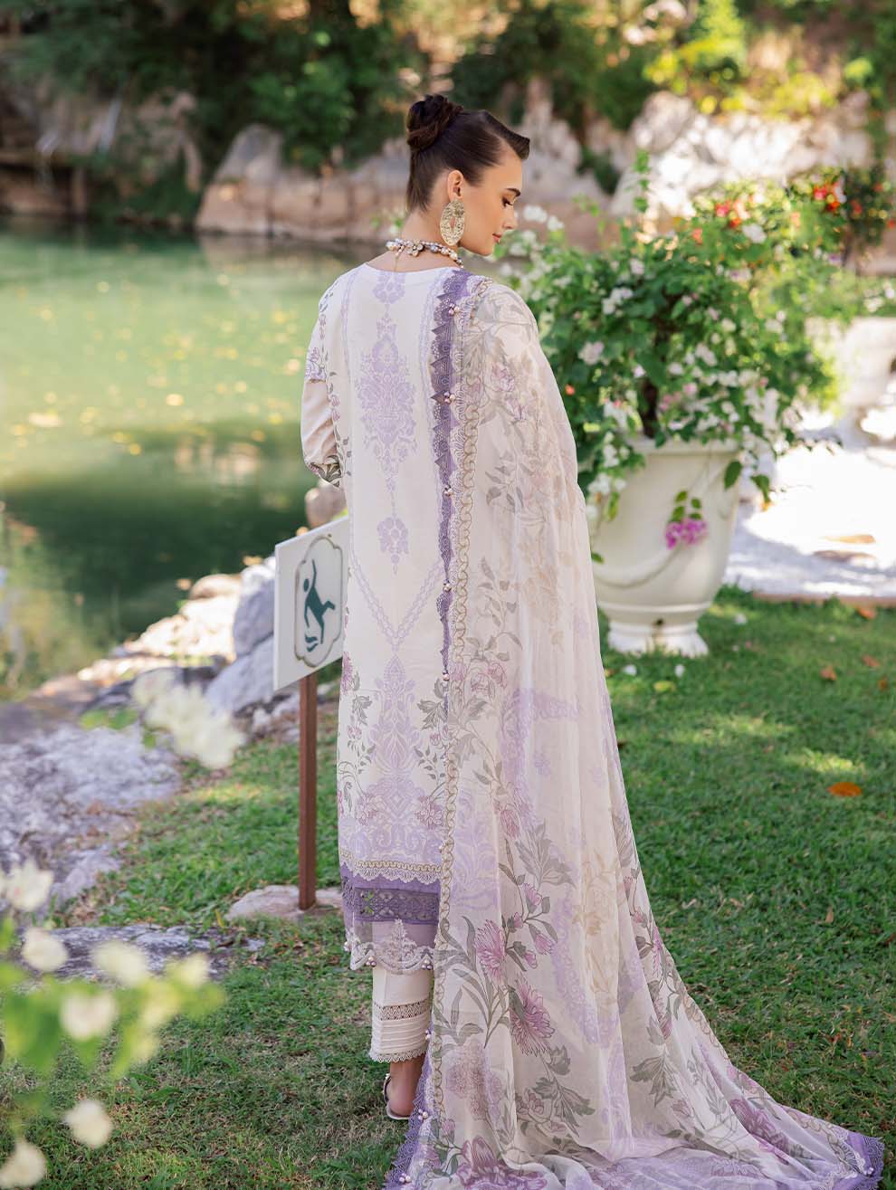 img_jade_bliss_lawn_awwal_boutique