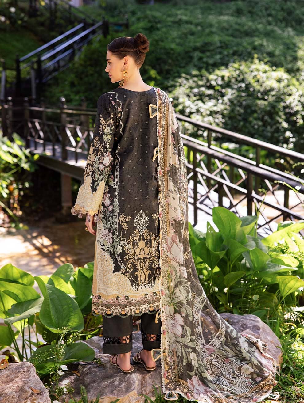 img_jade_bliss_lawn_awwal_boutique