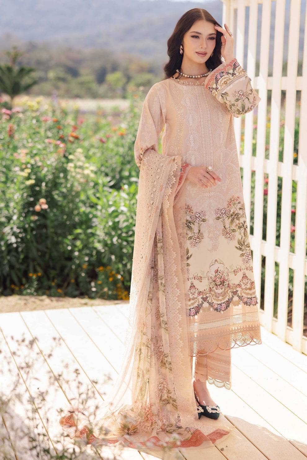 img_jade_needle_wonder_awwal_boutique