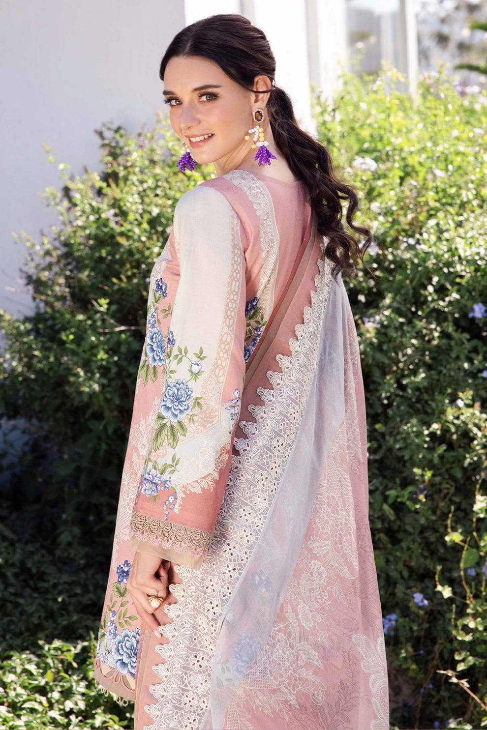 img_jade_needle_wonder_awwal_boutique