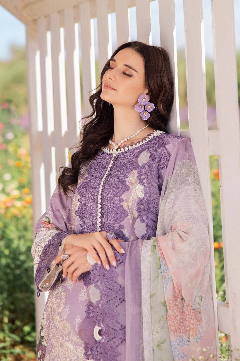 img_jade_needle_wonder_awwal_boutique