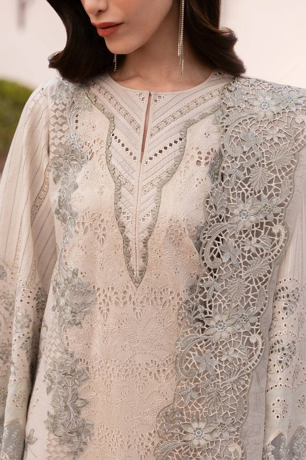 img_baroque_lawn_25_awwal_boutique