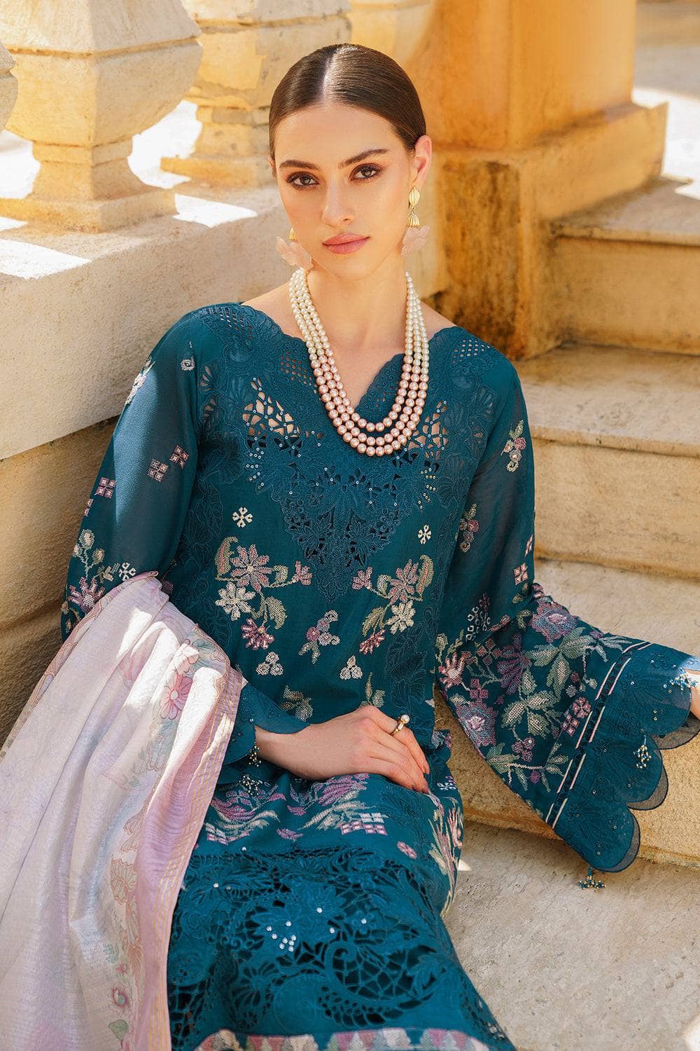 img_baroque_swiss_voil_24_awwal_boutique