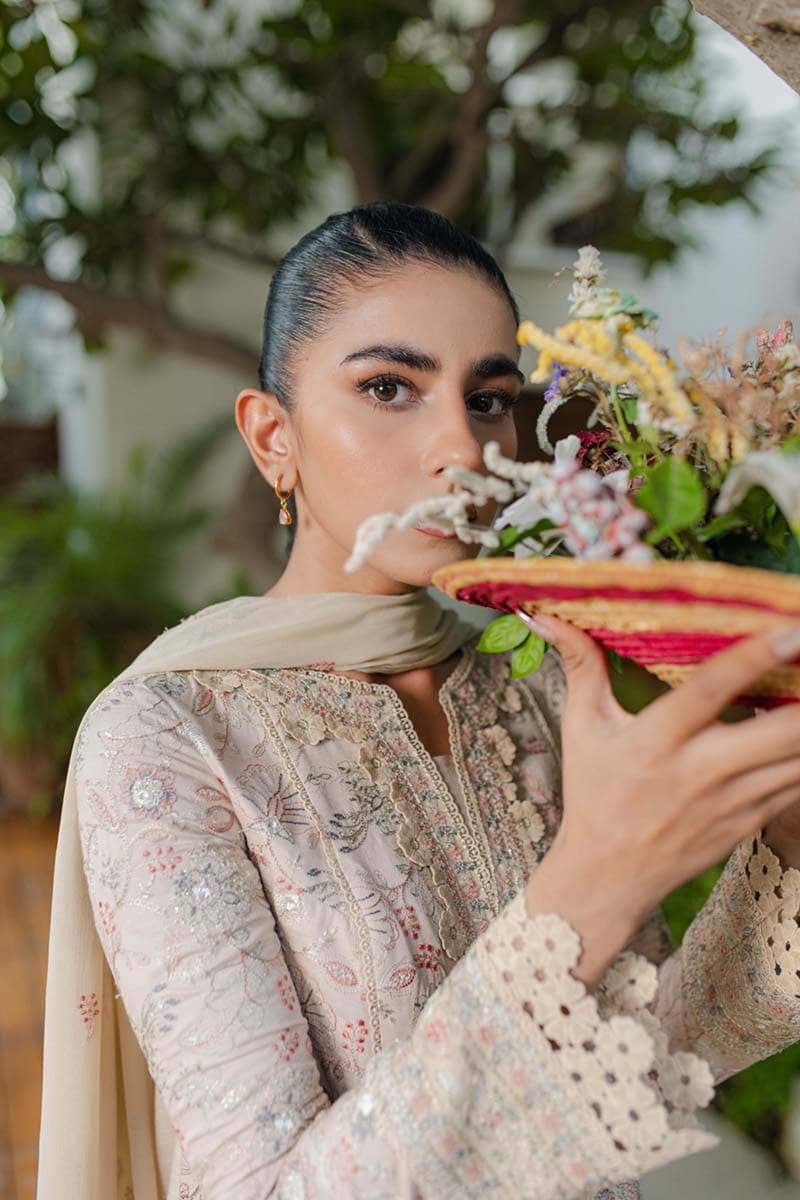 img_qalamkar_q_linen_linen_awwal_boutique