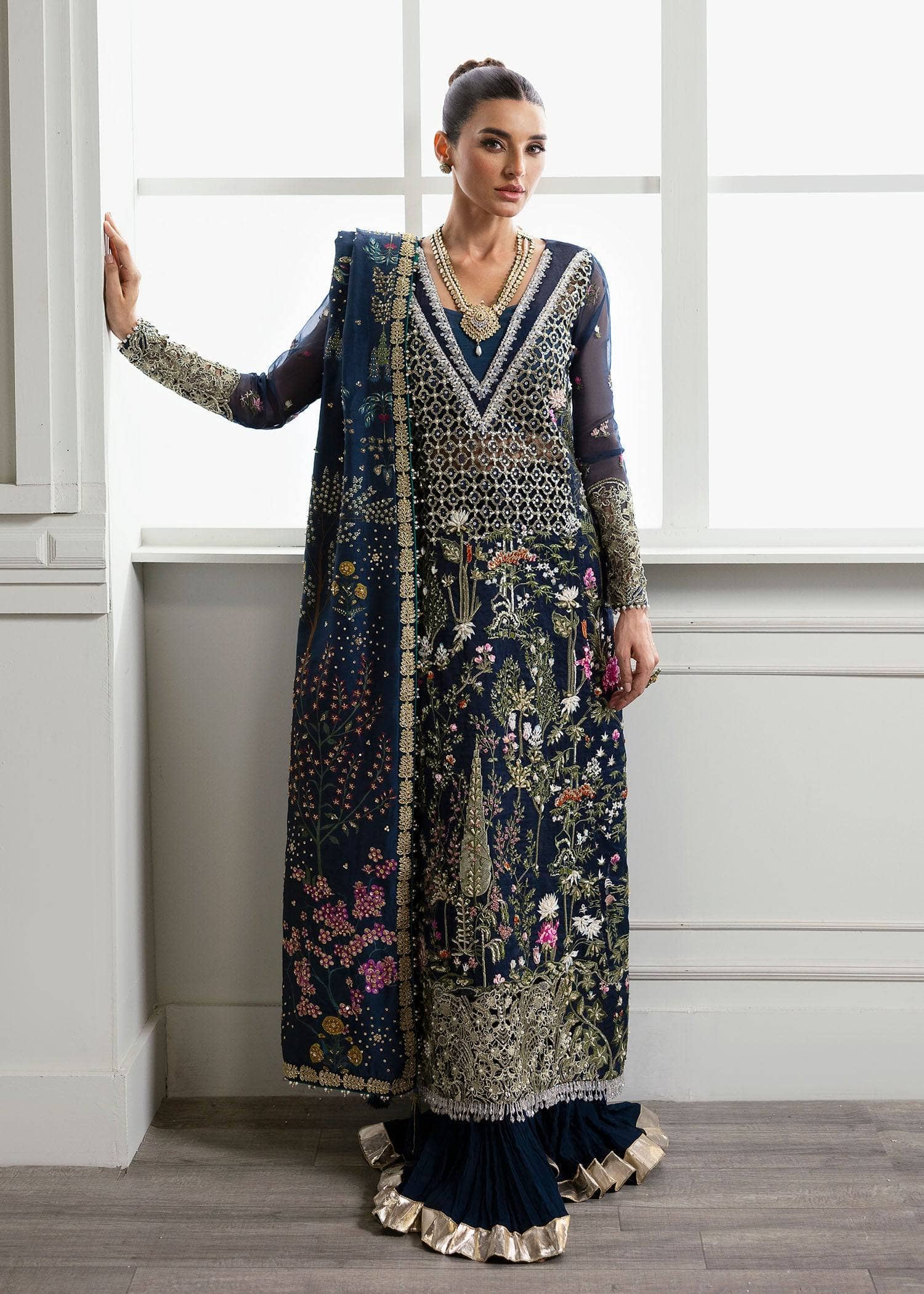 img_crimson_wedding_edition_awwal_boutique